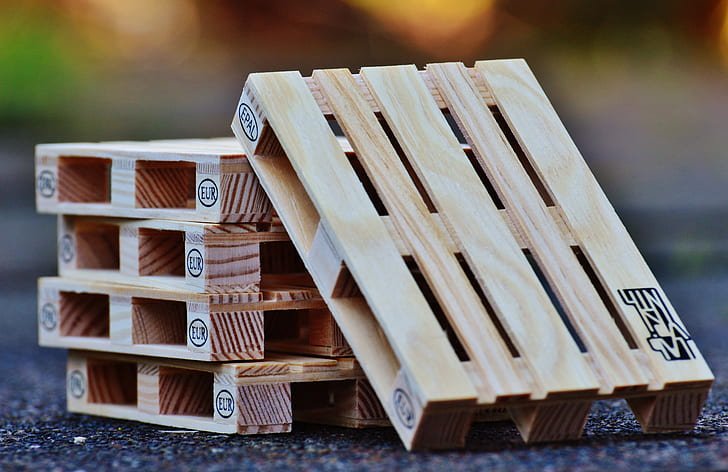 herb garden from pallets